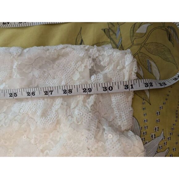 Allen Schwartz Prive Women’s 2XS XXS White Lace sequin Open Back Mini Dress - Picture 6 of 9